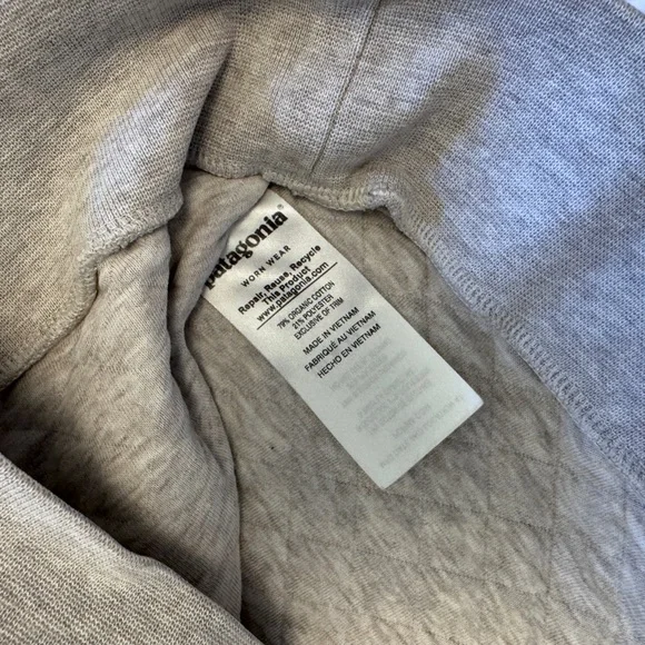 Women’s Patagonia-  Quilted 1/4 Snap Sweater - Picture 2 of 5